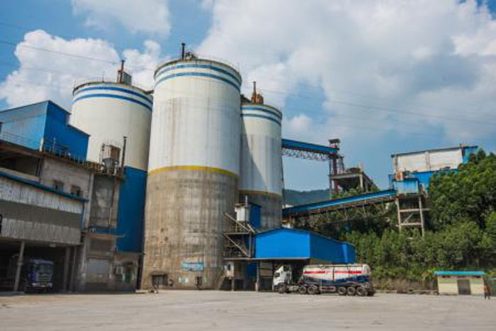 26GHZ高頻雷達在淮北某水泥廠成品水泥儲倉及半成品粉煤灰倉連續(xù)穩(wěn)定測量